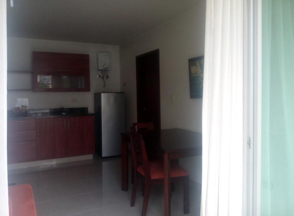 Hotel Cuarta Avenida Cali Szoba fotó