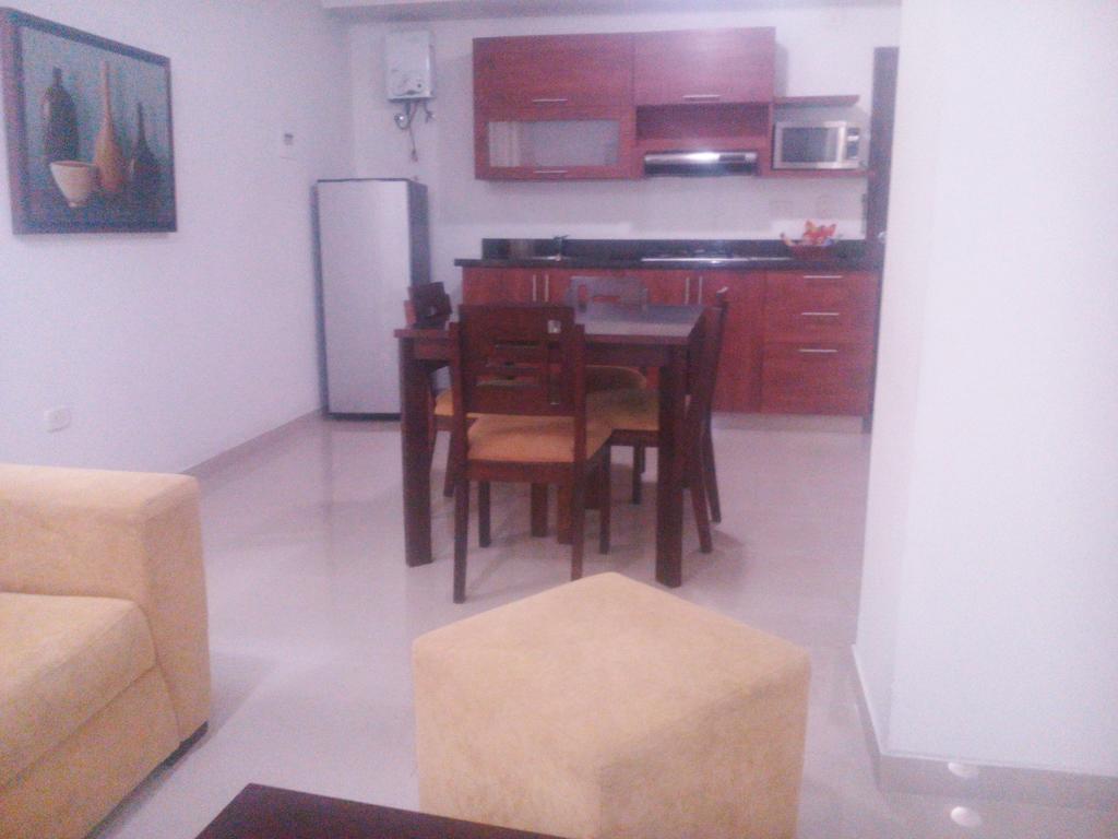 Hotel Cuarta Avenida Cali Szoba fotó